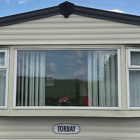 4-Bedroom Cosalt Caravan In Uddingston, Glasgow Екстер'єр фото