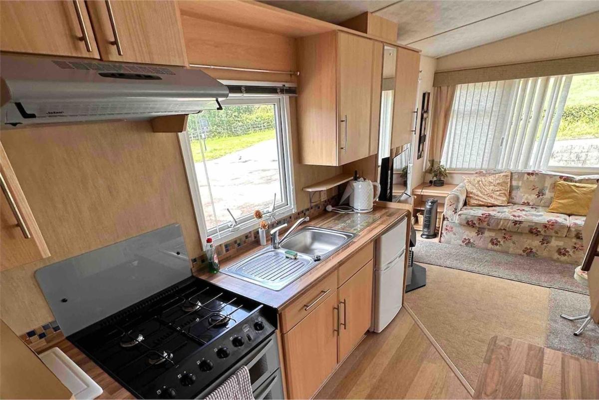 4-Bedroom Cosalt Caravan In Uddingston, Glasgow Екстер'єр фото